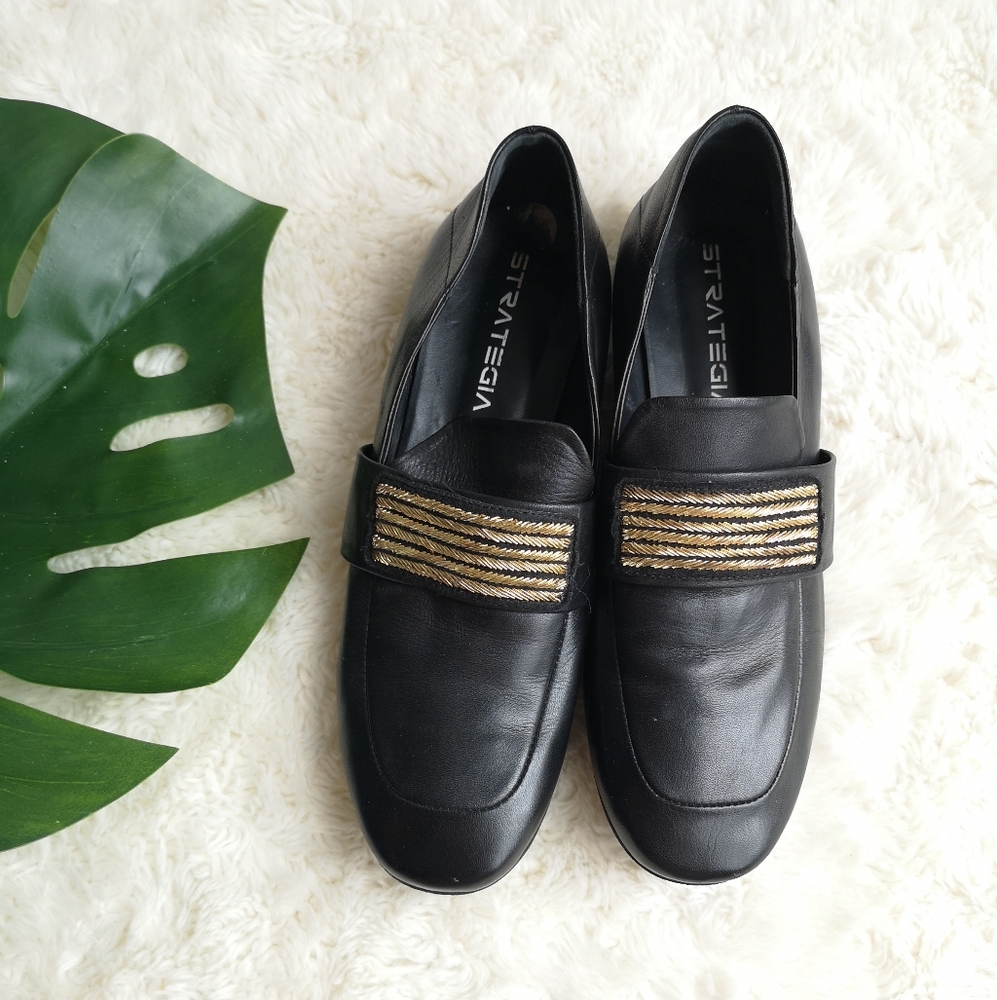 Strategia Leather loafers